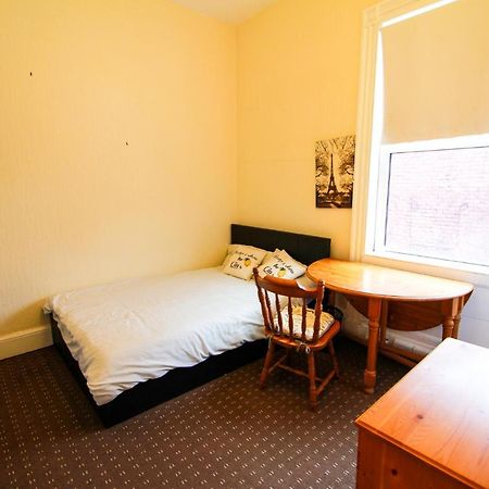 Central Bolton Accommodation Exterior foto