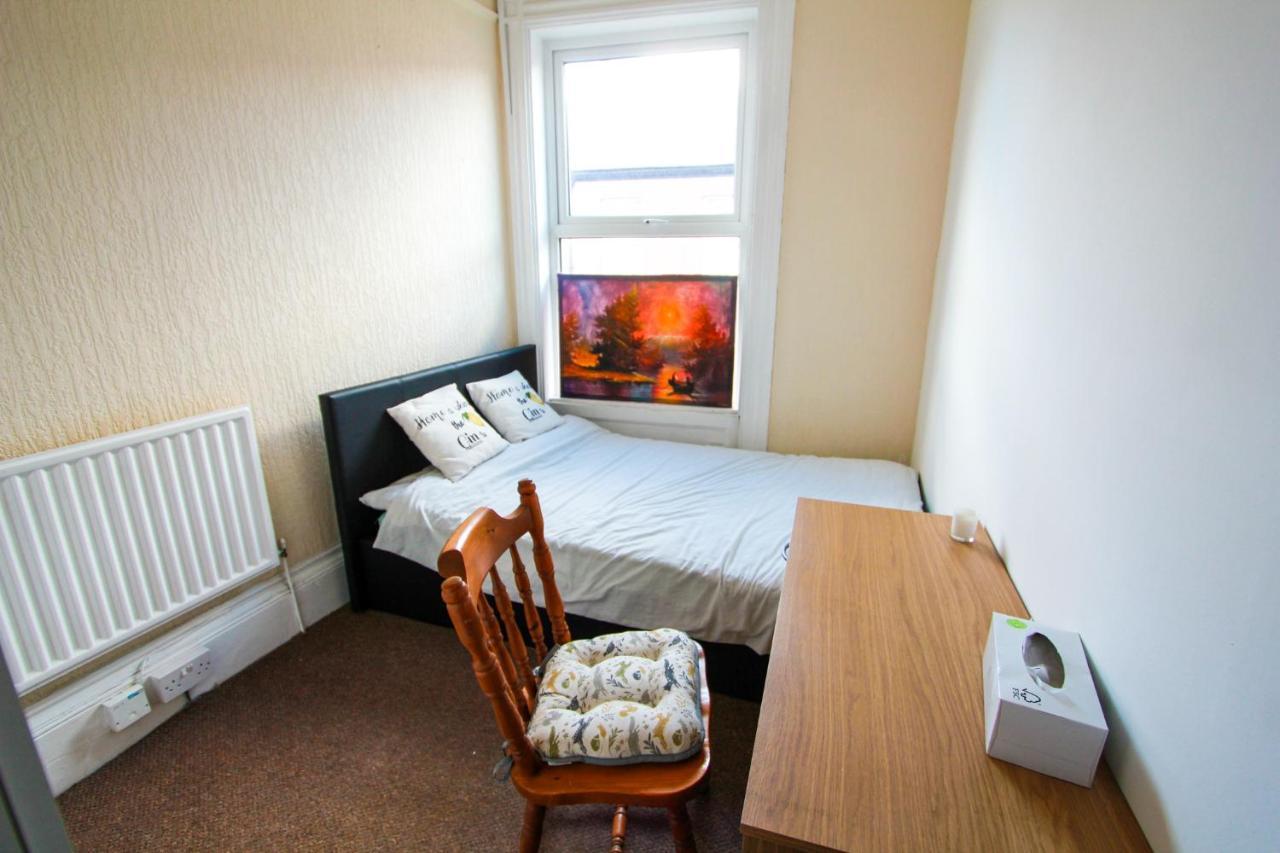 Central Bolton Accommodation Exterior foto
