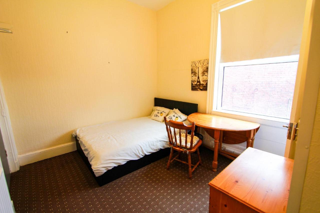Central Bolton Accommodation Exterior foto